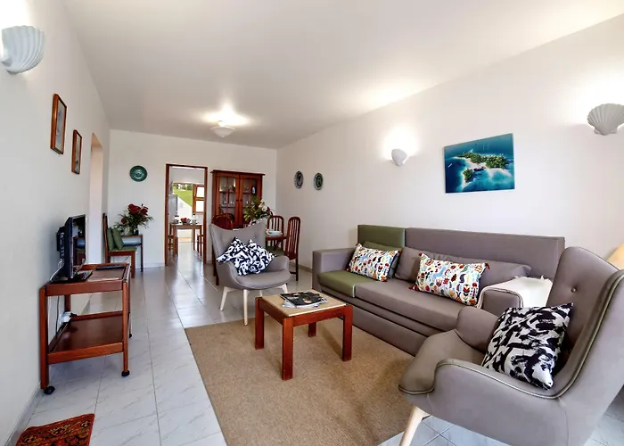 Parque Monte Αλμπουφέιρα